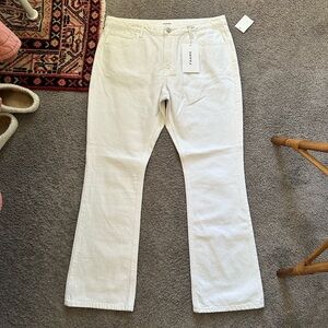 Frame The Low Boot Jeans NWT